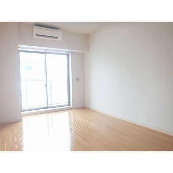 ヴェルステージ関内の居間・リビング|居室