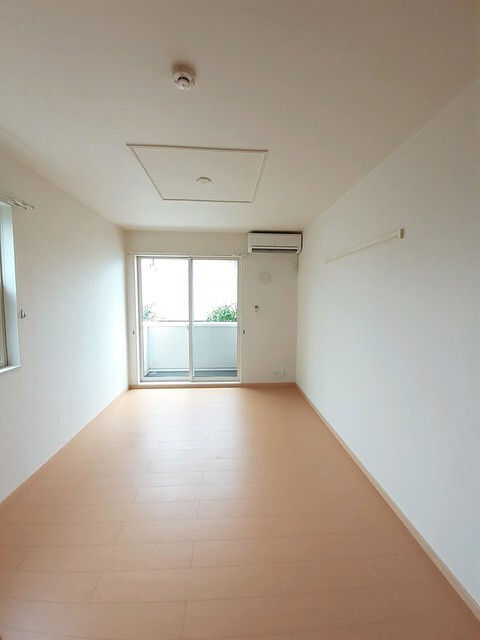 ラフィネ・シエルＩの居間・リビング