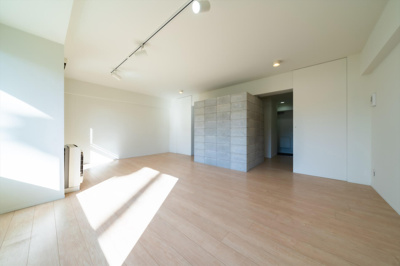 【居間・リビング】 | メゾネット水無瀬