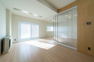 【洋室】 | メゾネット水無瀬