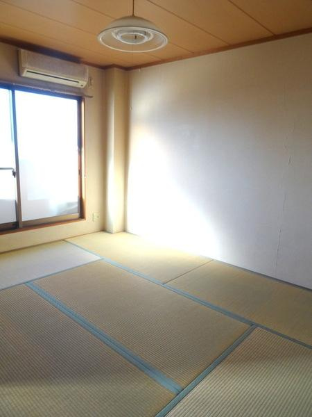 丸山ハイツの和室|★明るい和室です★