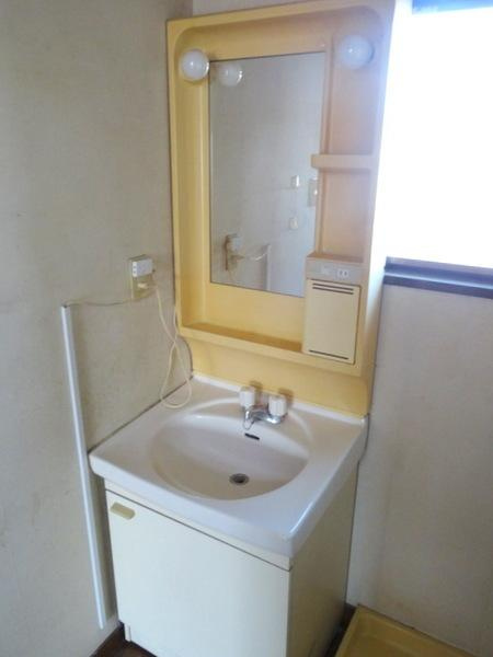 丸山ハイツの洗面所|★独立洗面台完備★