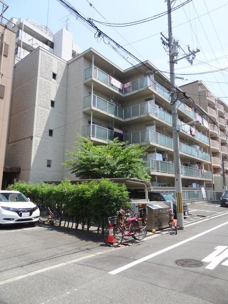 スリースター泉尾