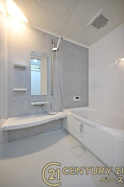 タワーヒルズ西大和の浴室|■現地撮影写真■ゆったりしたサイズの浴室！足を伸ばしての入浴は疲れも癒してくれます！