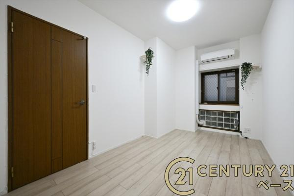 タワーヒルズ西大和の洋室|■現地撮影写真■WIC付きの洋室約5.5帖！趣味に没頭できる空間として！