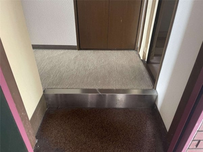 【玄関】 | シャトー三和船場