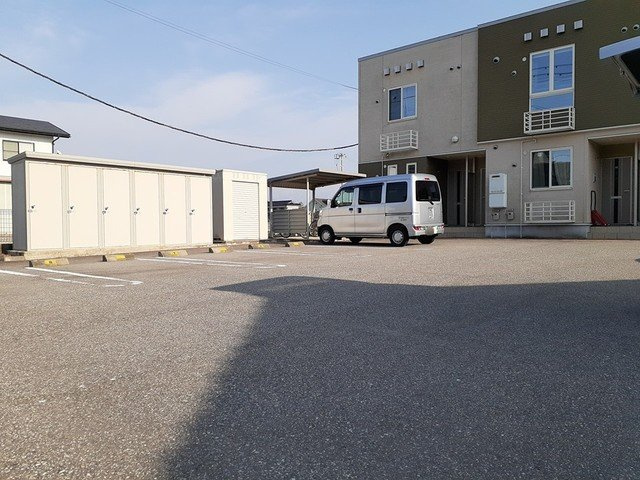 グリーンフロイドの駐車場|駐車スペースもあります