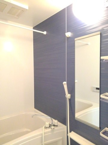 メゾン・アイリスの浴室|コンパクトで使いやすいお風呂です