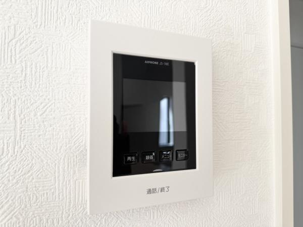 宮崎市祇園第２－２号棟　新築戸建のその他|【インターホン】
モニター付きインターホンだから部屋の中から来客を確認可能！