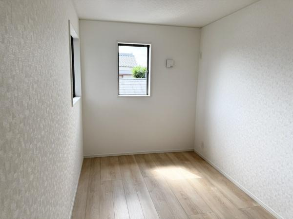 宮崎市祇園第２－３号棟　新築戸建の洋室|【洋室】
シンプルなお部屋にしているため、どんな家具の配置やデザインもフィットするお部屋です。