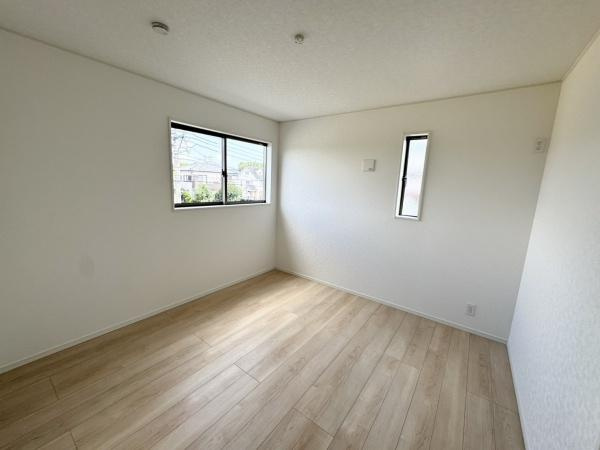 宮崎市祇園第２－３号棟　新築戸建の子供部屋|【洋室】
レイアウトがしやすいお部屋なのでお子様の初めての一人部屋にもピッタリです。