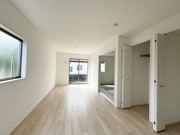 宮崎市祇園第２－３号棟　新築戸建の居間・リビング|【リビング】
ご家族みんながゆったりくつろげるリビング。