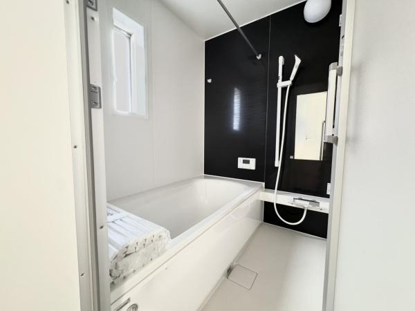 宮崎市祇園第２－３号棟　新築戸建の浴室|【浴室】
足を伸ばして入れる1坪タイプのバスルーム！日頃の疲れを癒してくれます！