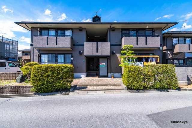 ロイヤル・ウイング　B