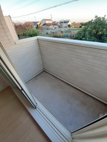 シェーネ駅東　Ｂのバルコニー