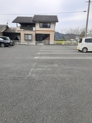 ル・カルフールＡの駐車場