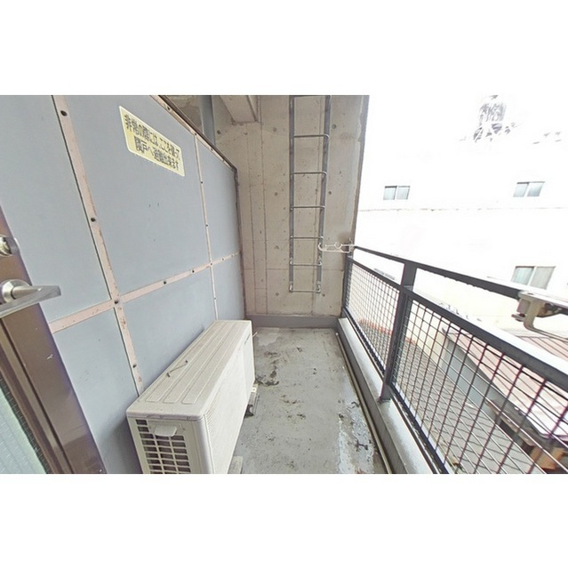 ＦＲＯＭ　ＥＡＳＴのバルコニー|バルコニー