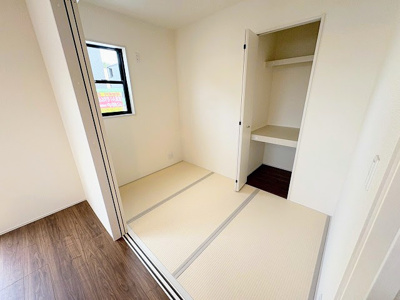 【和室】 | ☆☆新築分譲　小名浜燈籠原H　デザイナーズ設計　全１０棟-⑤！！ | リビング横には洋風和室！！