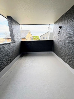 【バルコニー】 | ☆☆新築分譲　小名浜燈籠原H　デザイナーズ設計　全１０棟-⑤！！ | 天候に左右されないインナーバルコニー！