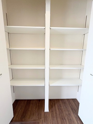 【玄関】 | ☆☆新築分譲　小名浜燈籠原H　デザイナーズ設計　全１０棟-⑤！！ | 大容量のシューズボックス
シューズクローク付の間取りプランもあります！！