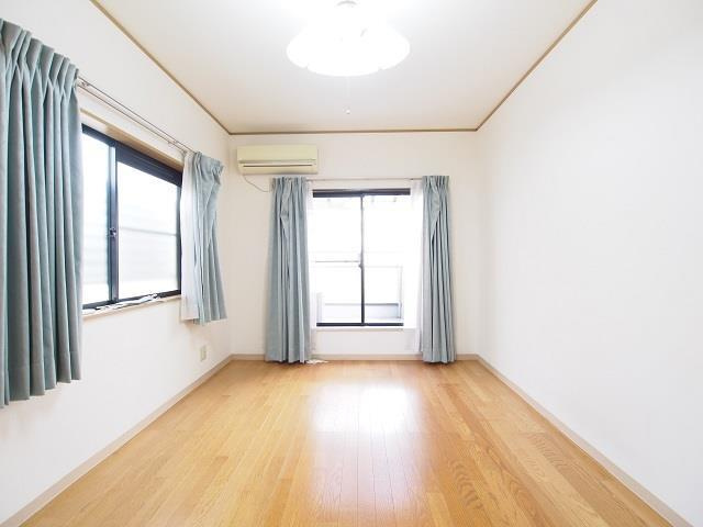 松園町戸建の寝室