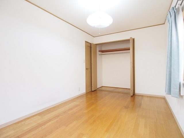 松園町戸建の収納