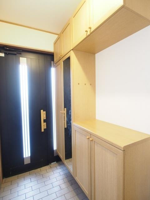 松園町戸建の玄関