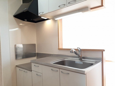 【キッチン】 | ブルス・ハープⅠ | コンパクトなキッチンで掃除もラクラク