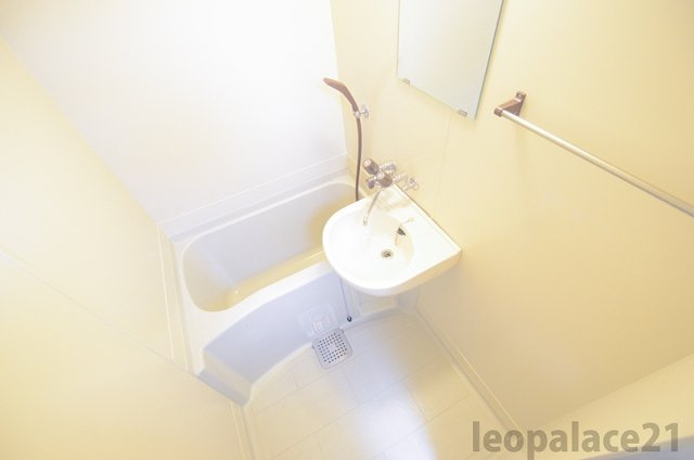 レオパレスアクアの浴室