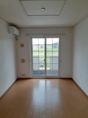 【居間・リビング】 | エアリーランドＢ | ゆったり過ごせる居間です