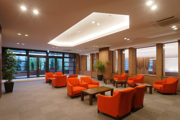 【ロビー】 | 【オーナーズサロン】南向きテラス付きの、明るい空間！気軽で快適な、第二のリビングルームとして。