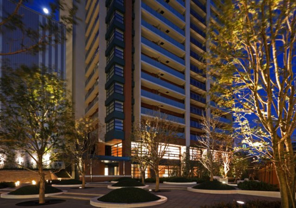 【庭】 | 【エントランスガーデン】手入れの行き届いた緑の小山「ガーデンサークル」をリズミカルにレイアウト☆