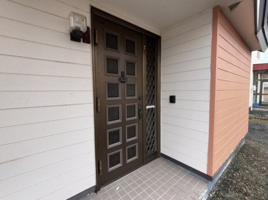 【玄関】 | 北見市並木町５５６番地６　中古売家