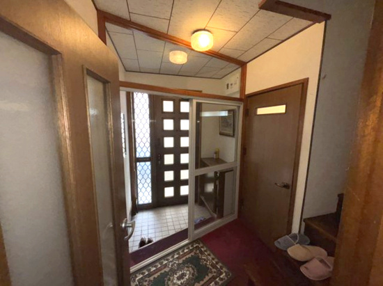 【玄関】 | 北見市並木町５５６番地６　中古売家