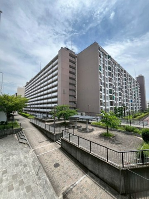 【外観】 | 旭コーポＡ棟 | WIC付き！南向きで陽当たりの良いリフォーム済2LDK。