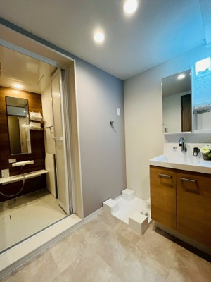 【洗面所】 | 旭コーポＡ棟 | 洗濯機から床への漏水を防ぐことが出来る防水パン設置済み。