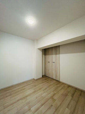 【収納】 | 旭コーポB棟 | 納戸（約4.5帖）：書斎やテレワーク、こども部屋としても使えるお部屋です。