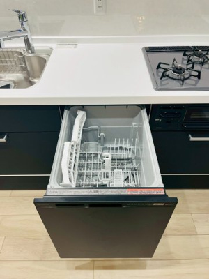 【キッチン】 | 旭コーポB棟 | 家事の時短に役立つ食洗機完備！浮いた時間は家族や自分のために使いましょう♪