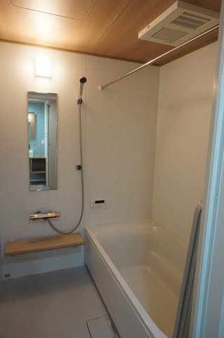 岡山市南区万倍 リノベ中古住宅の浴室|◆1616サイズの浴室で新品に交換済み。浴室暖房換気乾燥機付きです。