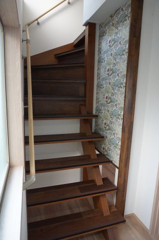 岡山市南区万倍 リノベ中古住宅の設備|◆階段の様子です。