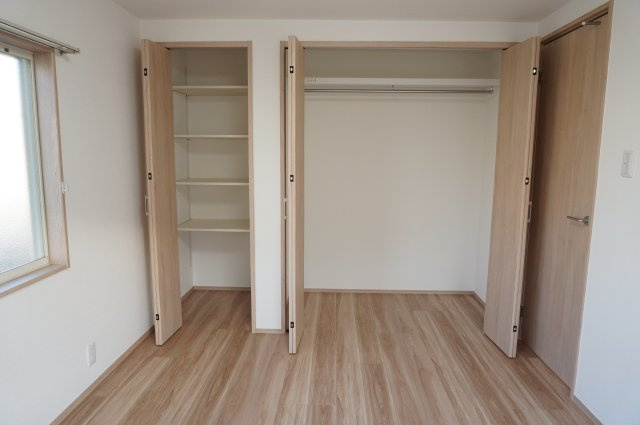 岡山市南区万倍 リノベ中古住宅の収納|◆2階北西側洋室6帖のクローゼットです。