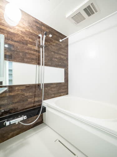 レジリエンス甲子園六石町の浴室