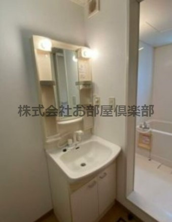 ソレアードの独立洗面台|朝の支度にも助かる、独立の洗髪洗面化粧台