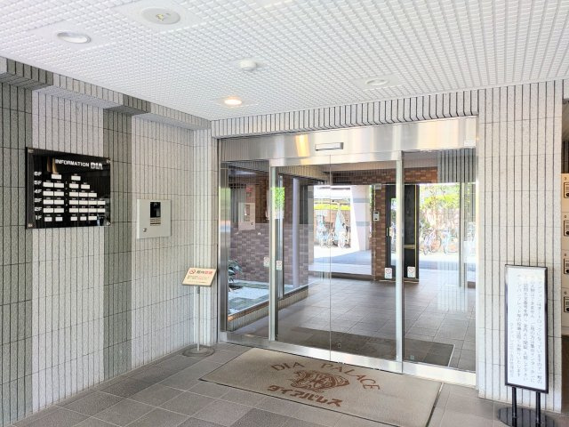 【エントランス】