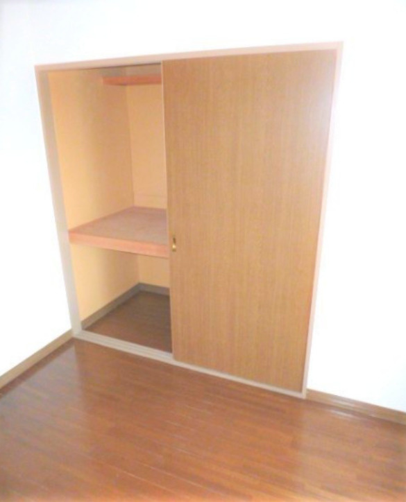 アドバンス弐番館の収納