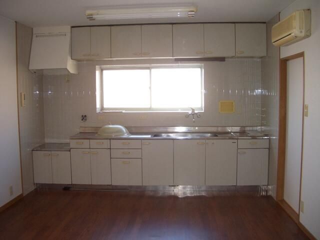 金龍寺丁戸建のキッチン