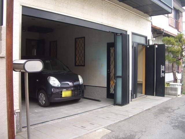 金龍寺丁戸建の駐車場