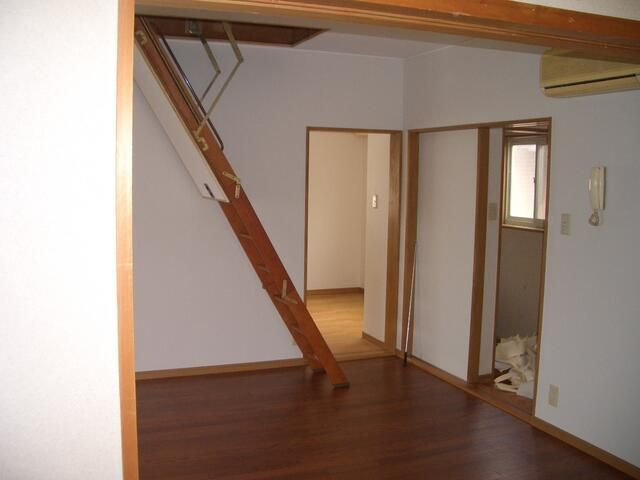 金龍寺丁戸建の収納