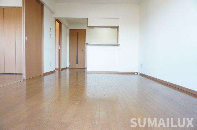 ソリテール麻生田の居間・リビング