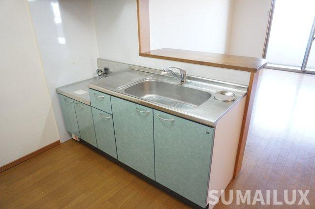 ソリテール麻生田のキッチン